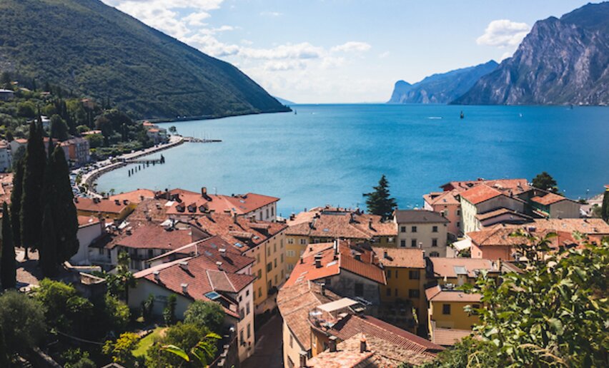 Immagine per percorso 19. Marmitte, Castel Penede e Strada Santa Lucia