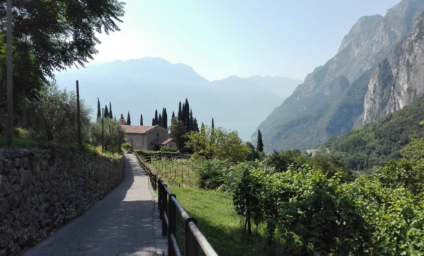 Immagine per percorso Dalla chiesa di San Lorenzo al colle Bussè
