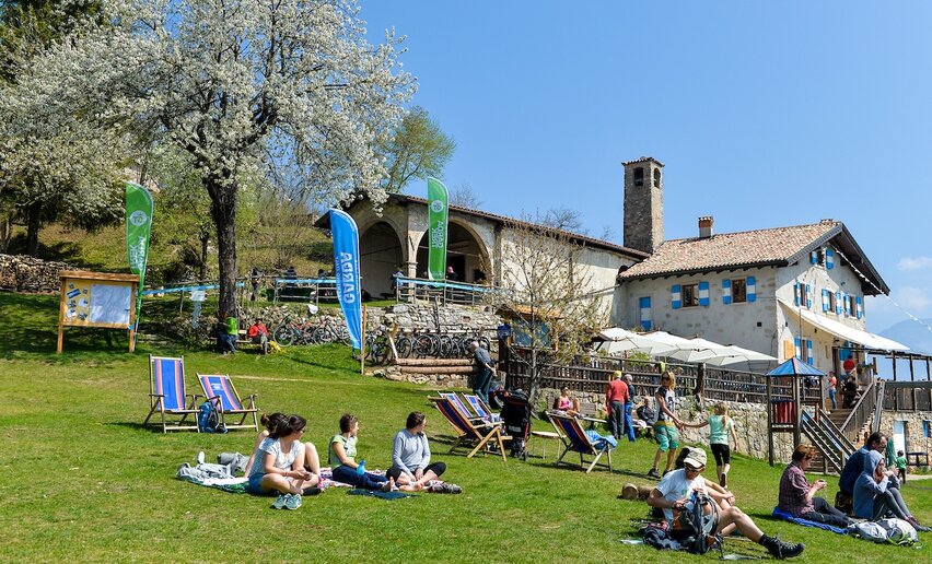 Immagine per percorso Trekking al rifugio San Pietro sul Monte Calino